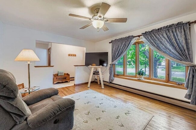 Photo - Rare, Must See Rambler in Cottage Grove