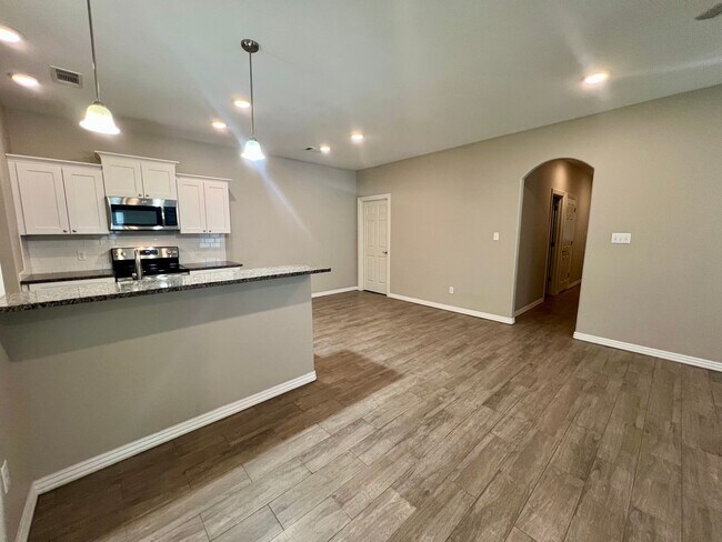 Photo - Beautiful 3 Bed/2 Bath Single Story Duplex...