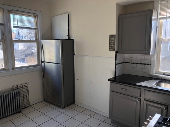 Photo - 37 E Passaic Ave Unit 5 Bedroom Apt
