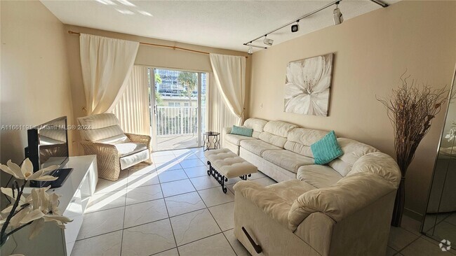 Building Photo - 1985 S Ocean Dr Unit #ML Rental
