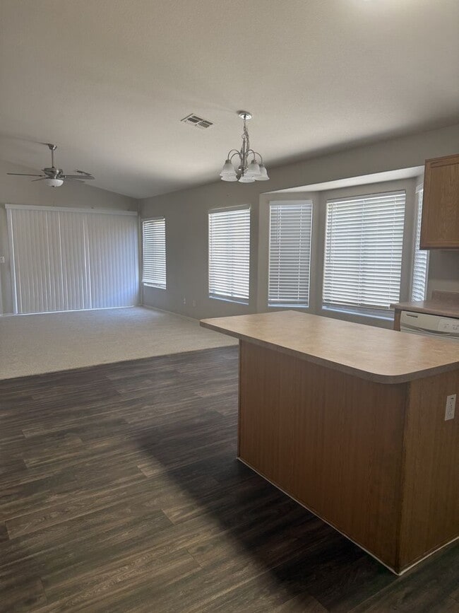 Photo - 4 Bedroom in San Tan Ranch, Gilbert!