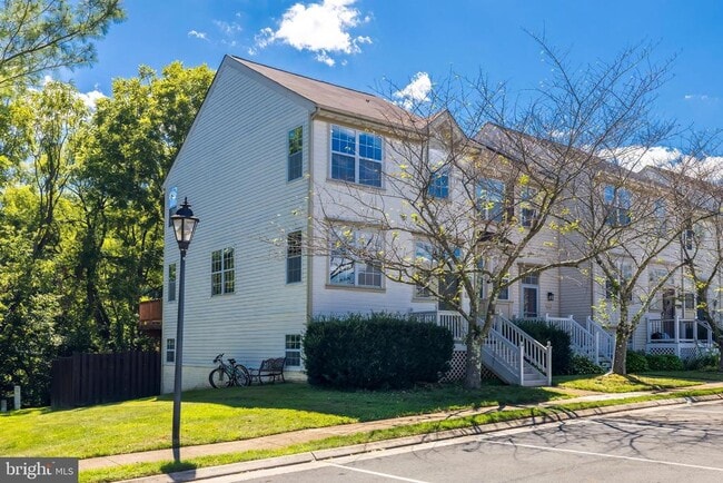 Building Photo - 210 Heaton Ct Rental