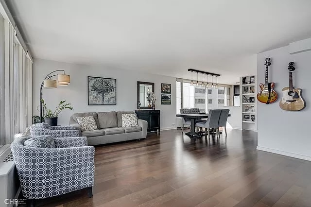 Building Photo - 1400 N State Pky Unit 16A