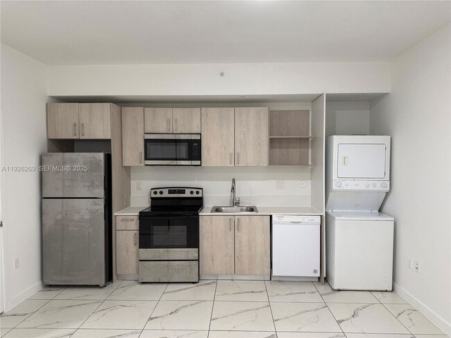 Photo - 420 SW 7th Ave Unit 101