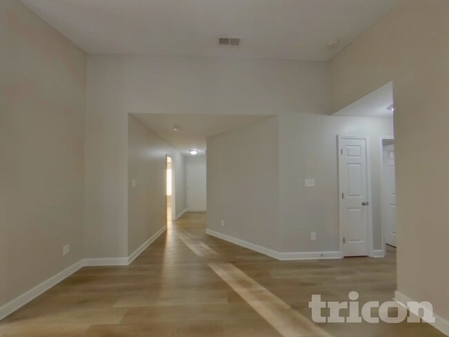 Photo - 2918 Brekonridge Centre Dr