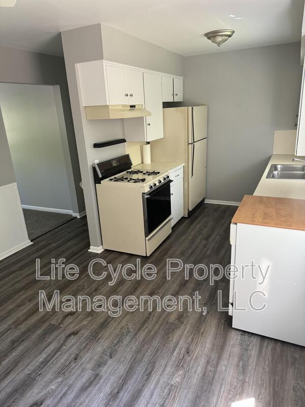 4147 Poinsettia Avenue Southeast 2 Condo Condo for Rent in Grand