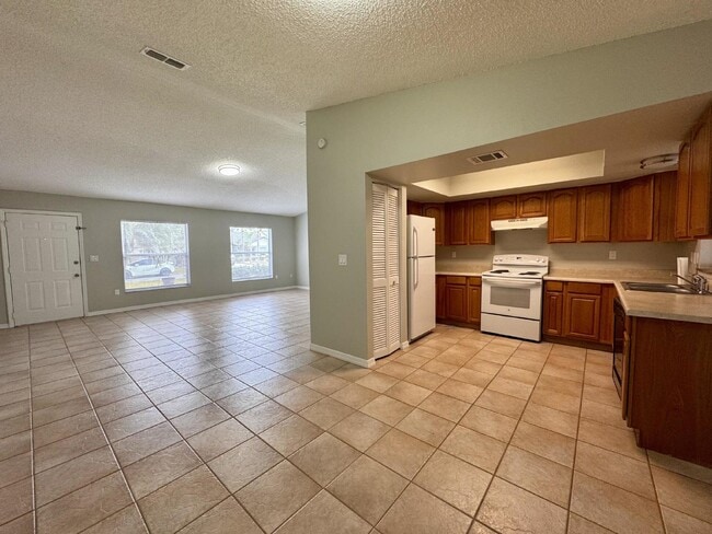Photo - Beautiful 3-Bedroom Home for Rent in Kissimmee – Spacious & Move-In Ready!