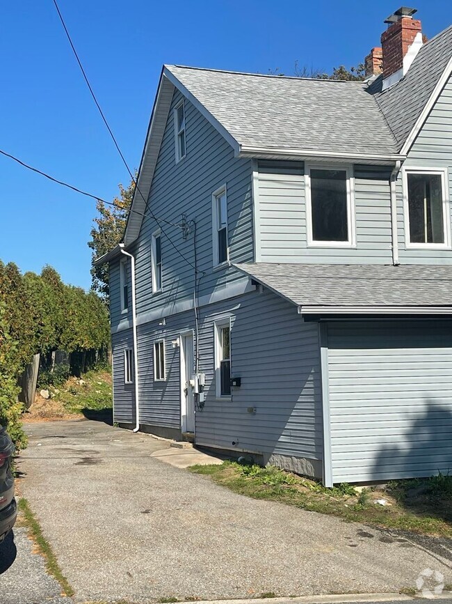 Building Photo - Twin Home in Marshallton Area