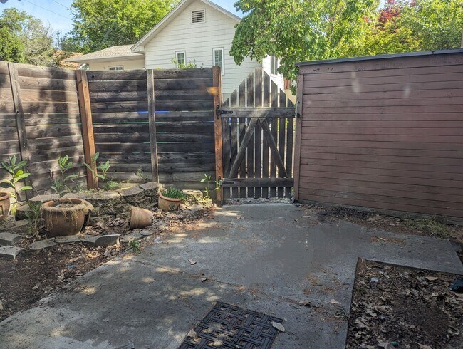 Photo - Spacious 2 bedroom pet-friendly Lewiston house