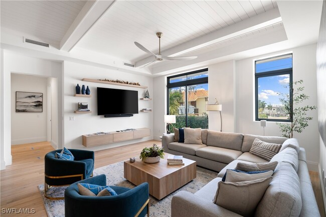 Building Photo - 875 6th Ave S Unit 304 Rental