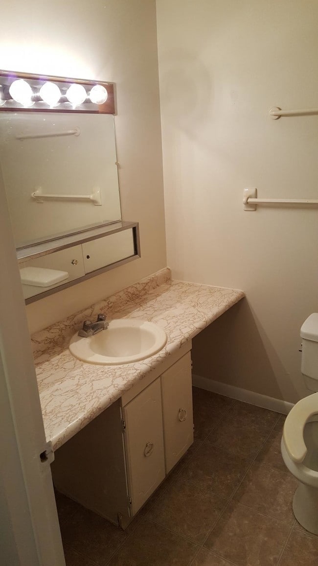 Photo - Churchill Manor