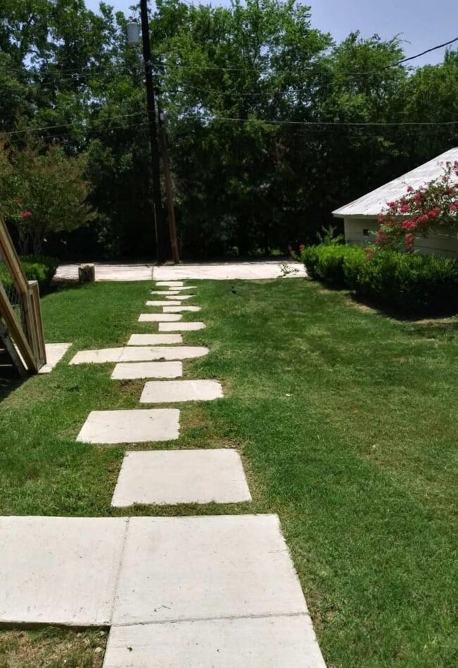 Photo - 1528 Steves Ave