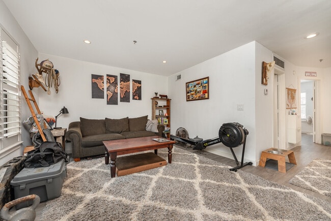 Photo - 3901 Travis St