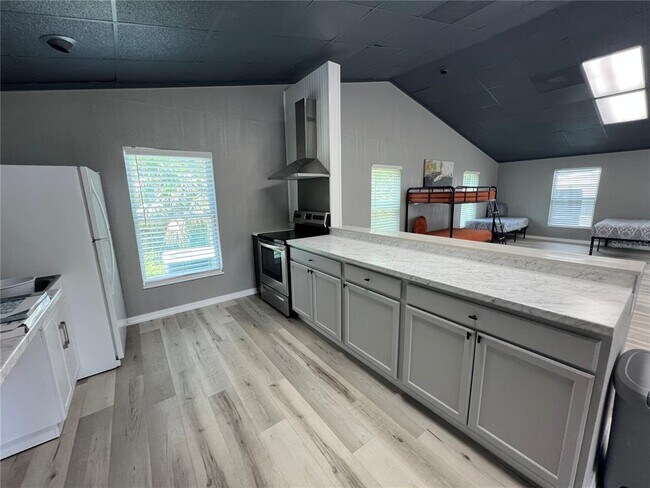 Photo - 8806 SW Start Center St