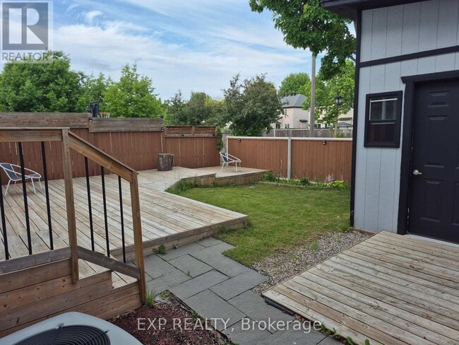 Photo - 192 Windhurst Dr
