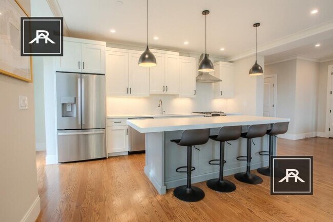 Building Photo - 3 bedroom in Brighton MA 02135 Unit 4 Rental