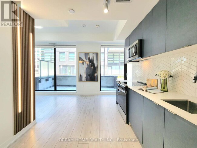 Photo - 1612 Charles St