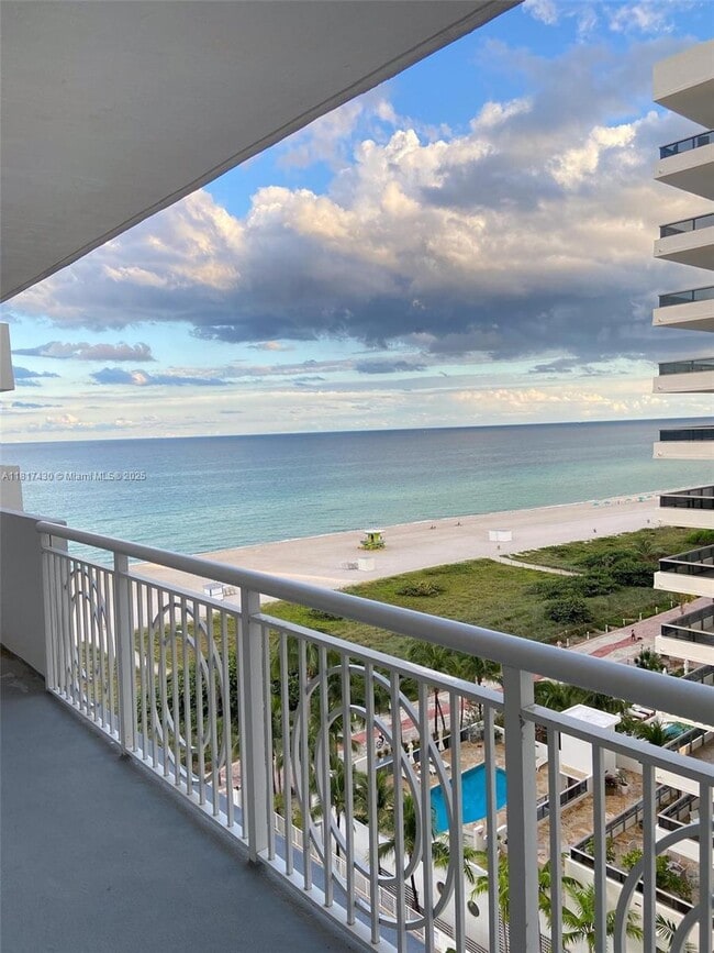 Building Photo - 5825 Collins Ave Unit 11H Rental