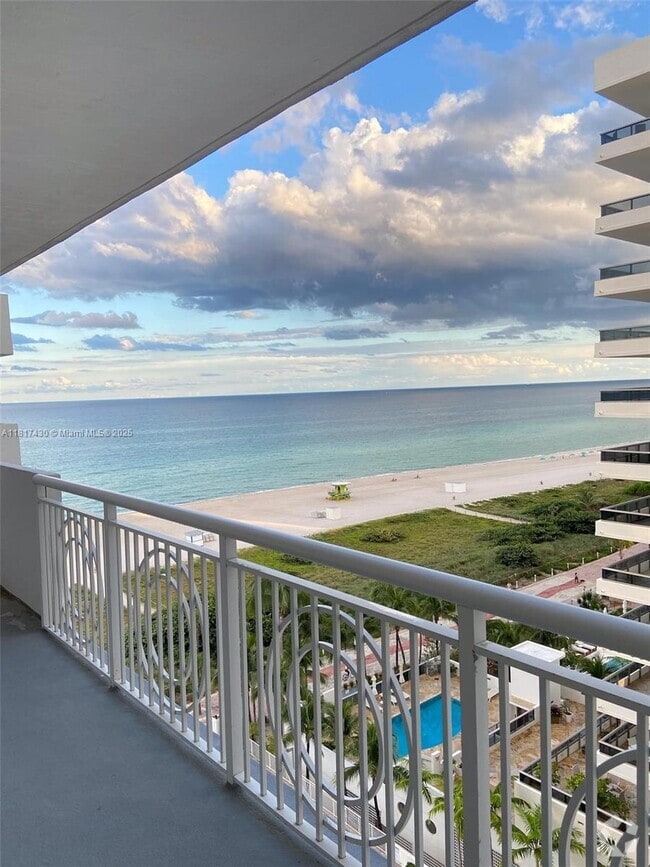 Building Photo - 5825 Collins Ave Unit 11H Rental