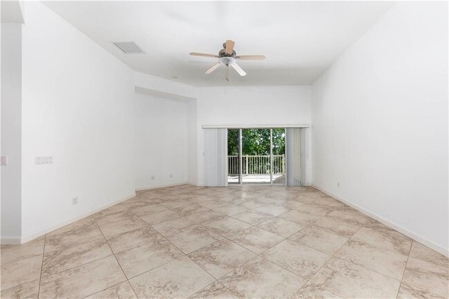 Photo - 3569 SW Sawgrass Villas Dr Unidad Townhome 1C