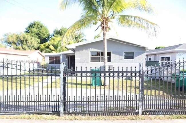 Building Photo - 1178 NE 111th St Unit A