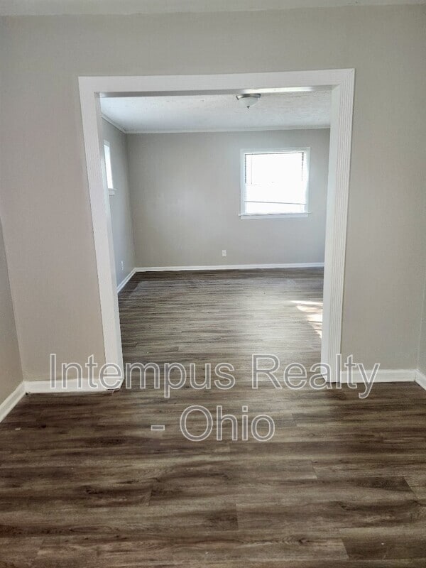 Photo - 3925 Irwin Ave