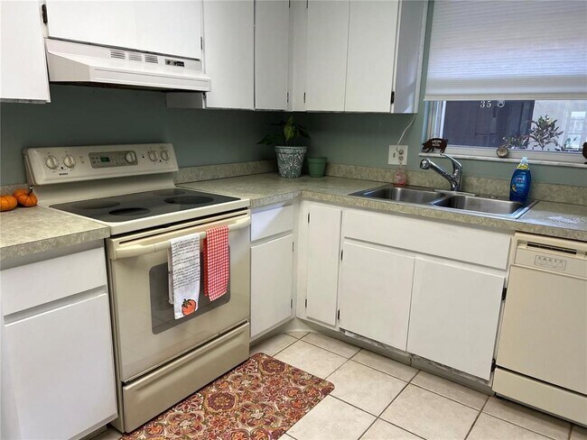 Photo - 1100 E Bay Dr Unidad 35