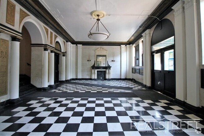 Building Photo - Prosepct Heights Brand new 3 Bedroom 2 Bat... Unit 4D Rental