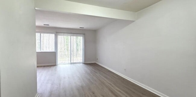 Photo - 220 Elizabeth St