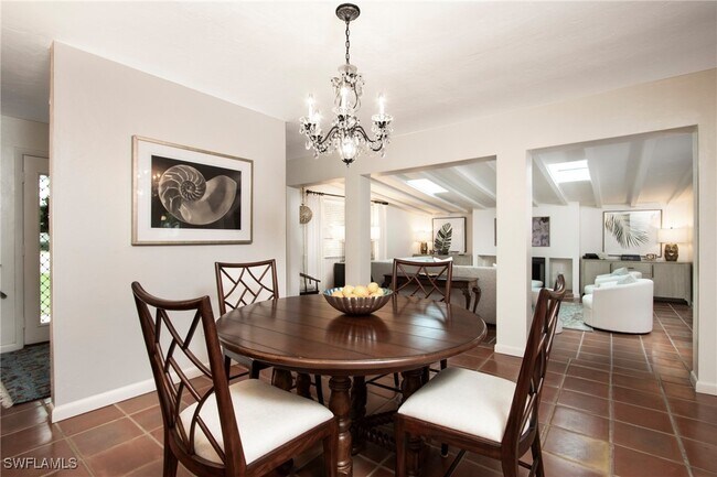 Photo - 359 2nd Ave N