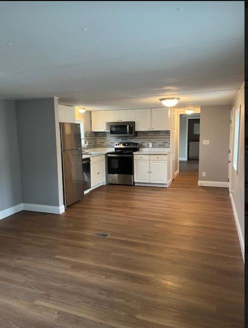 Eat-in Kitchen