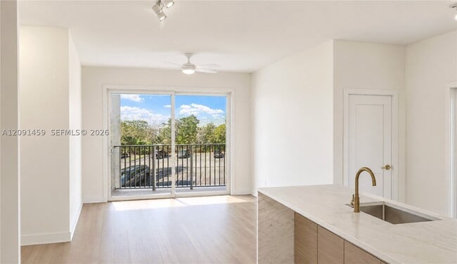 6861 SW 44th St Unit 309
