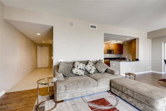 Photo - 200 W Sahara Ave Unidad 2912