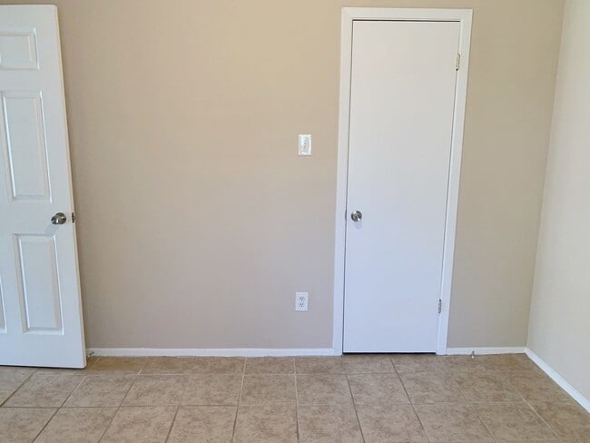 Building Photo - 7435 Misty Morning Dr