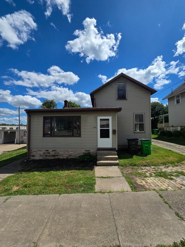 Photo - 1045 Pittsburgh Ave