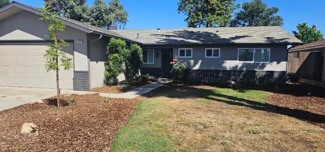 Building Photo - Stylish, Spacious & Super Inviting! Rental