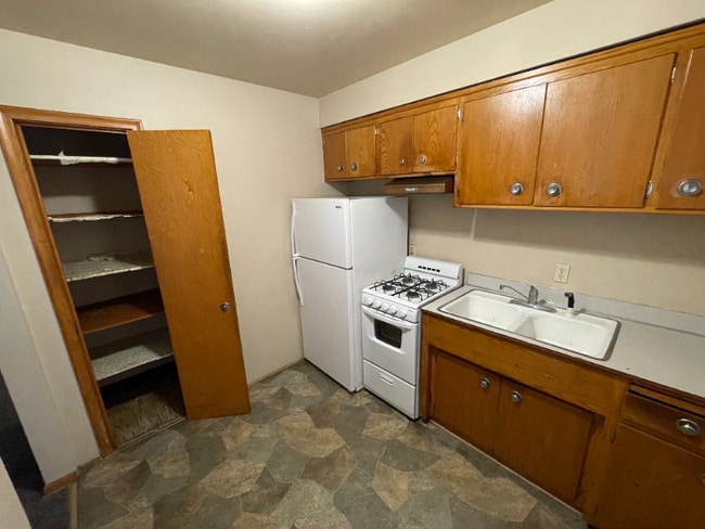 Photo - 616 Ivy Ave E Unit 1