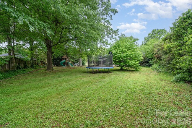 Photo - 1005 Home Trail