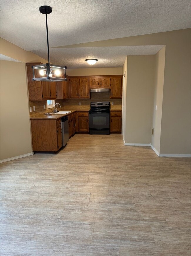 Building Photo - Lots of updates! Southside 3 bedroom house