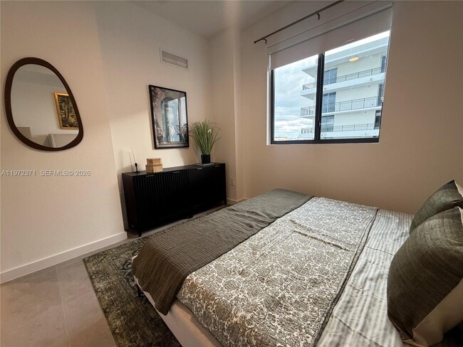 Photo - 2001 Van Buren St Unit 545