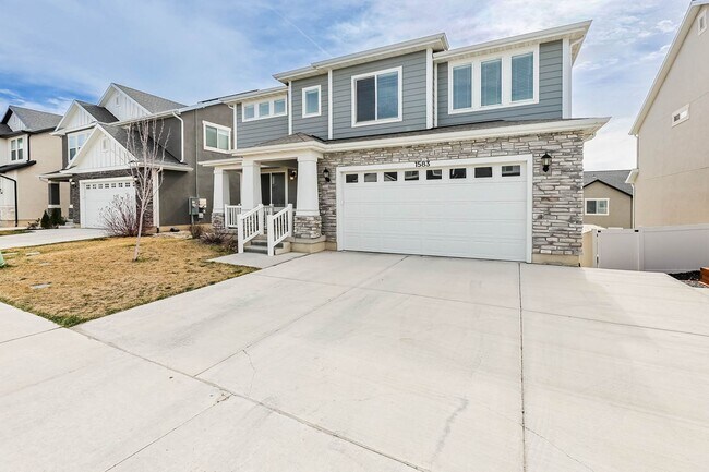 Photo - 6 Bedroom 3.5 Bathroom House in Saratoga Springs!