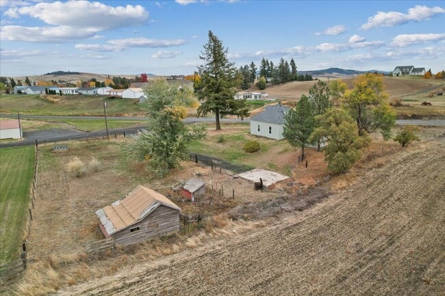 Photo - Charming Farmhouse in Fairfield