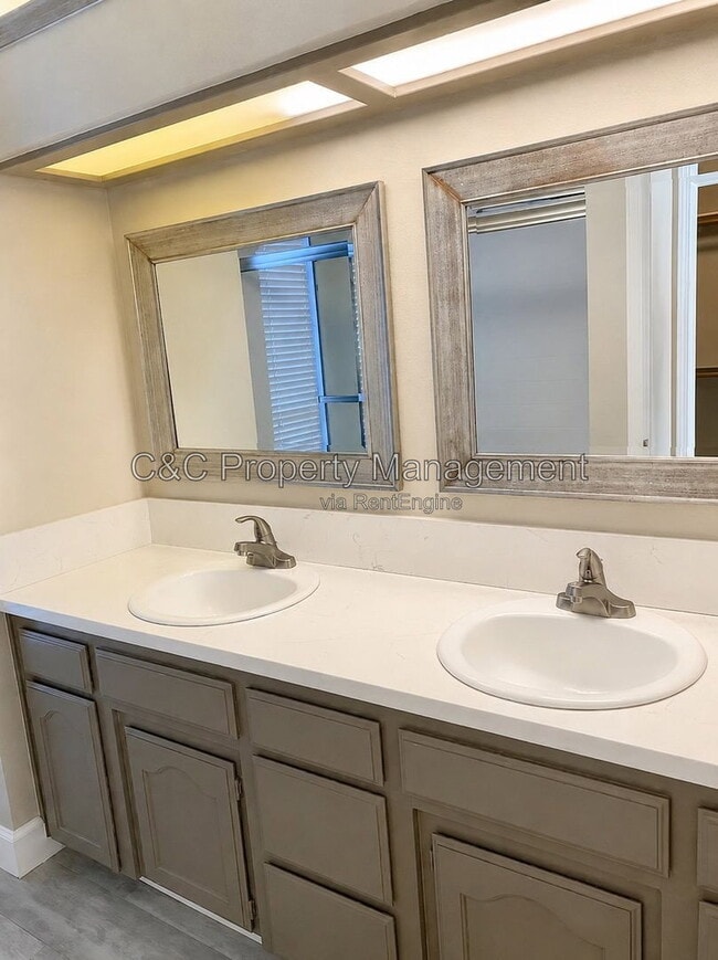 Photo - 6013 W Locust Ave