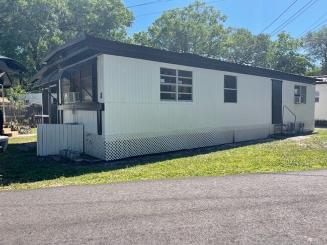 Building Photo - 6025 New Tampa Hwy Unit Lot 8