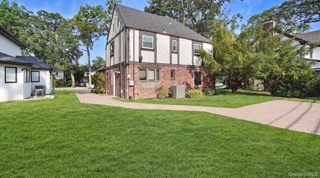Photo - 22 Parkwold Dr E