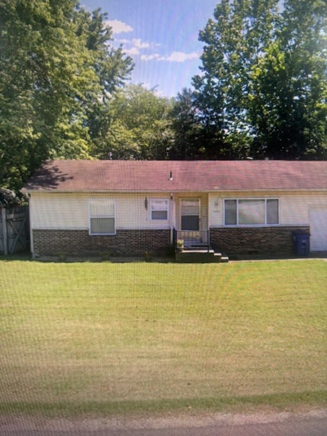 Building Photo - 1404 Larsen Ln Unit 1