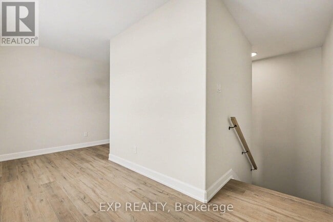 Photo - 440 Falcon Ln