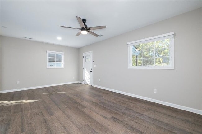 Photo - 896 Oakland Dr SW