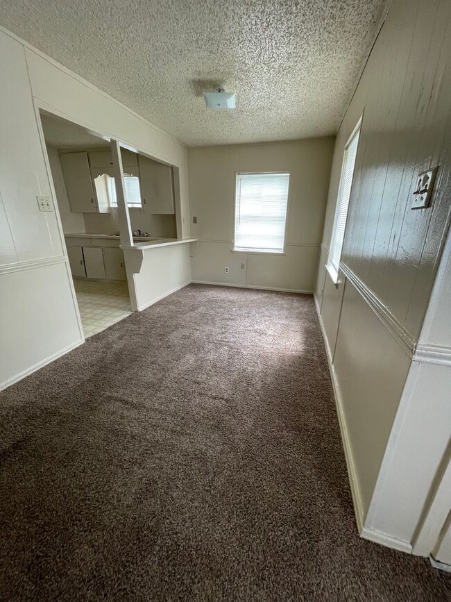 Photo - 500 Loraine Cir