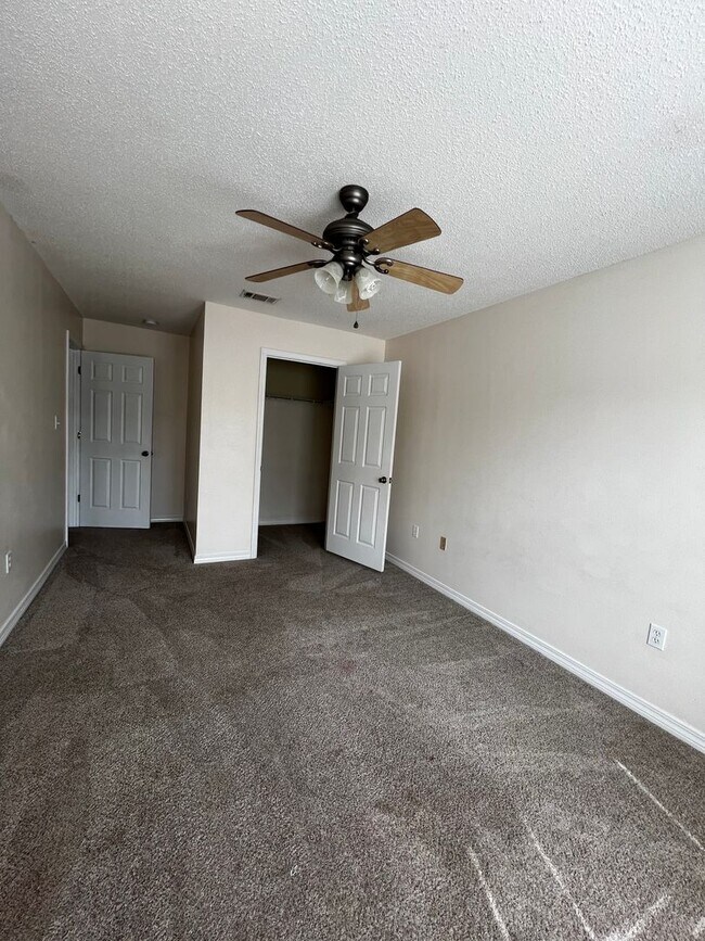 Photo - 202 Johnson Ct